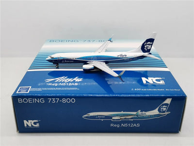 Side view of Alaska Airlines Boeing 737-800 Airplane Model N512AS(1/400) aviation 16-18cm scale model aircraft in diecast met.