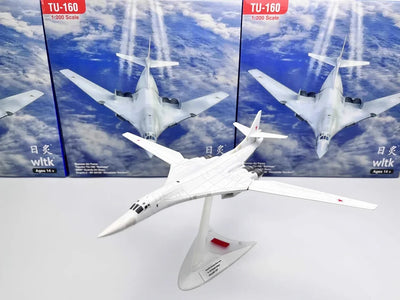 Side view of 1/200 Tupolev Tu-160 Supersonic strategic heavy bomber Aircraft Model aviation military aircraft model in diecas.
