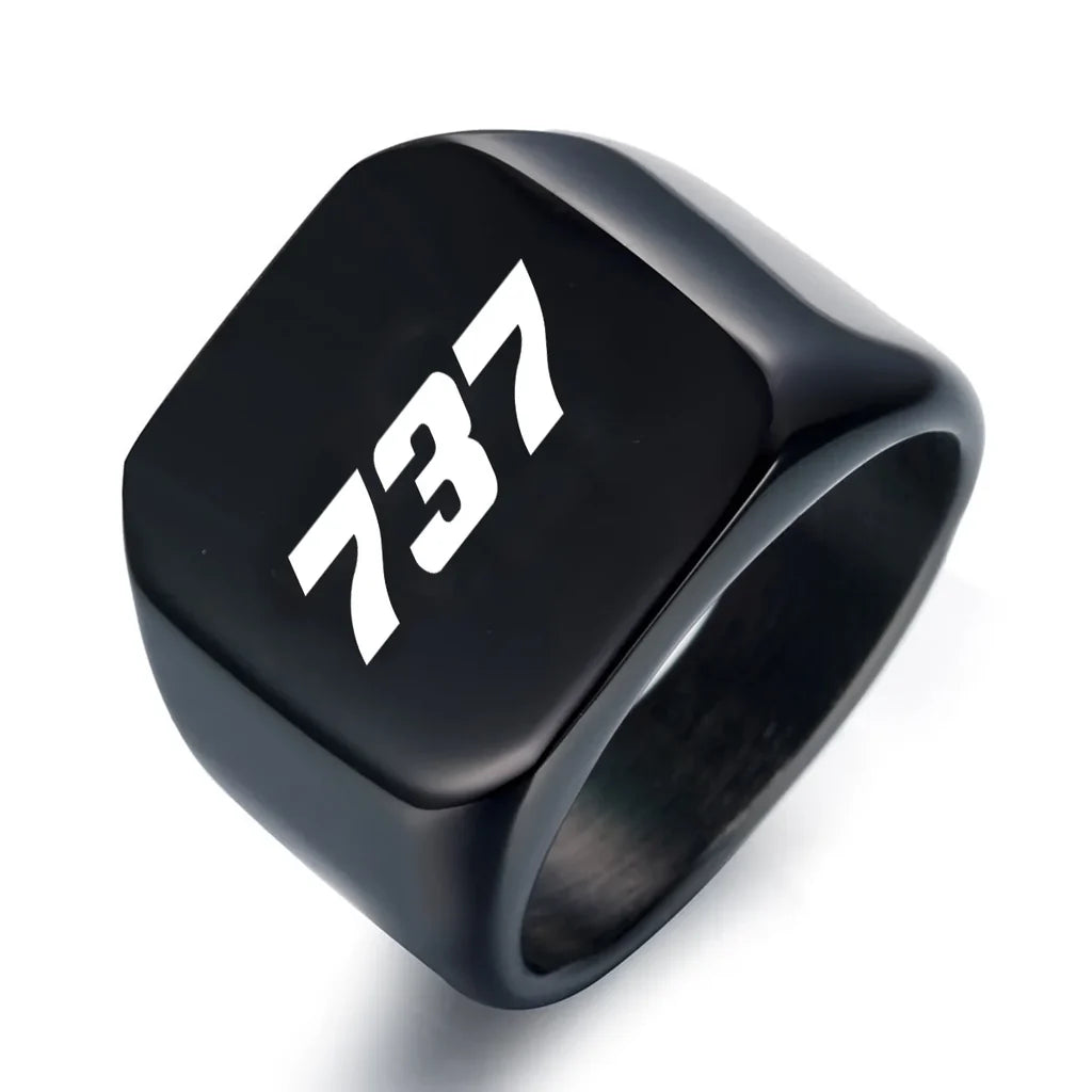 Boeing 737 Flat Text aviation ring in stainless steel.