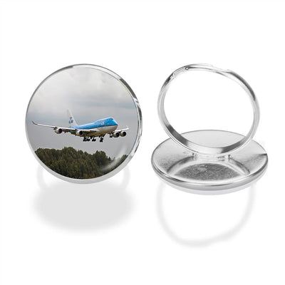 Landing KLM's Boeing 747 aviation ring in stainless steel.