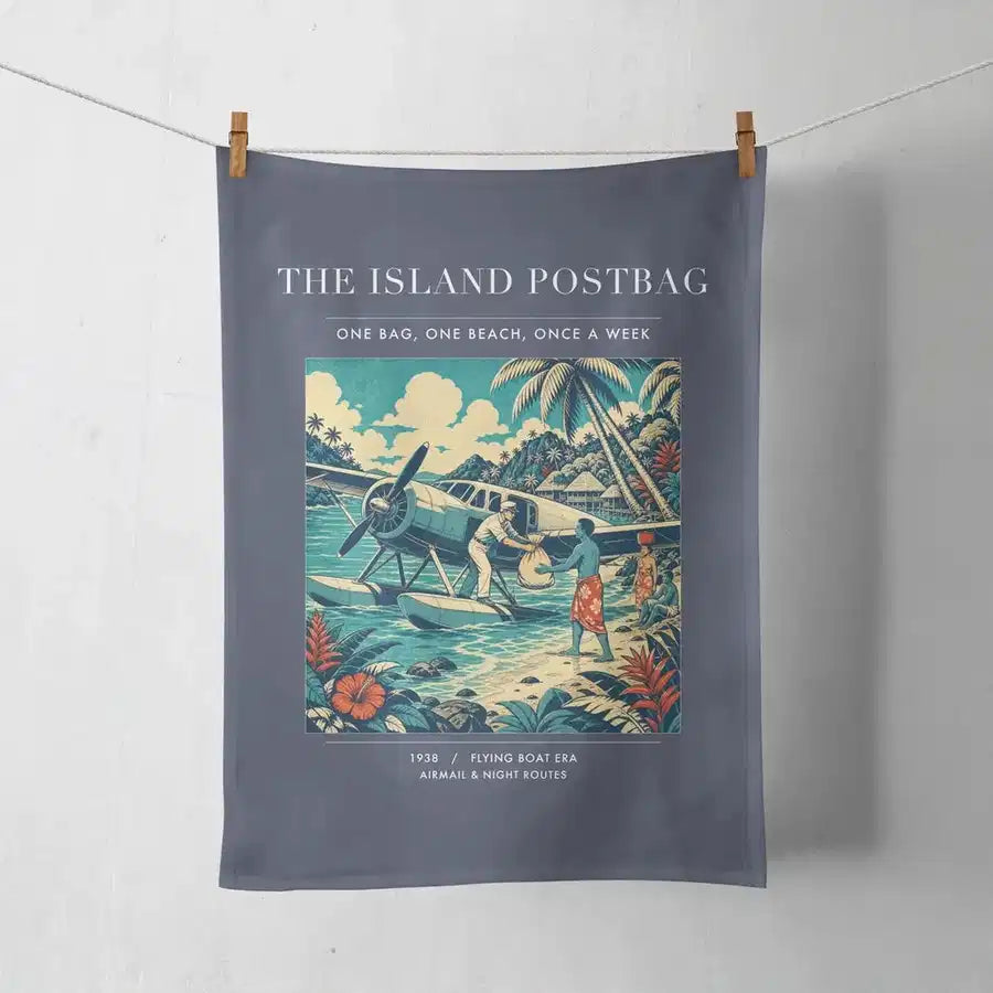 VINTAGE G4154 - The Island Postbag - Designed Towels design on navyblue