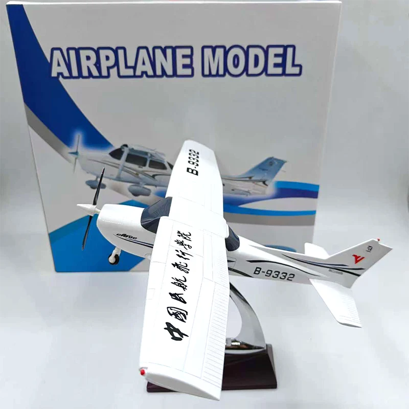 Classic CESSNA 172 SKYHAWK Airplane Model (1:60 Scale 28CM) - view 11