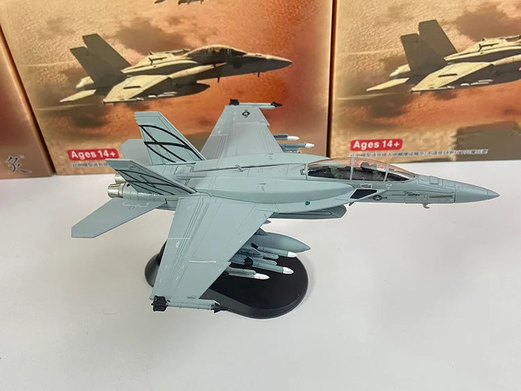 1/100 Boeing F/A-18F Super Hornet Carrier-Based multirole fighter Airplane Model - view 13