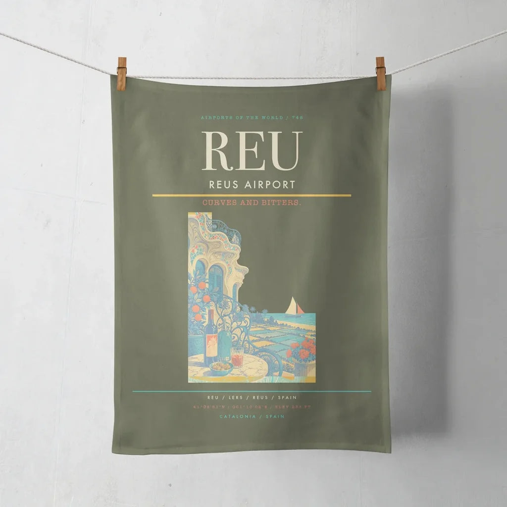 Reus Airport (REU) design on green army towel