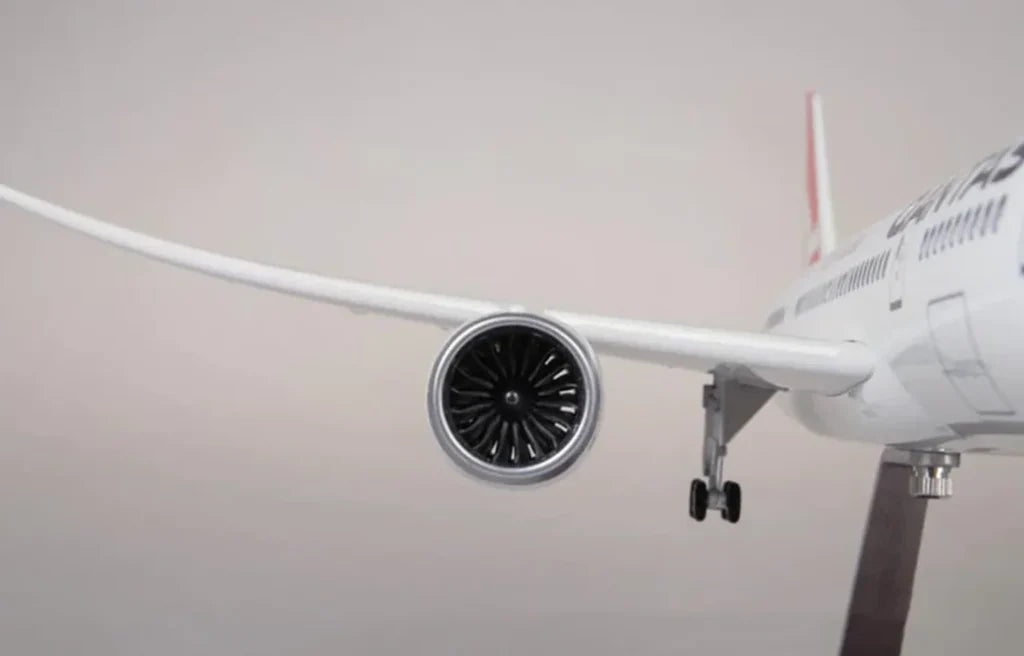 Qantas Boeing 787 Airplane Model (1/130 Scale) - view 14