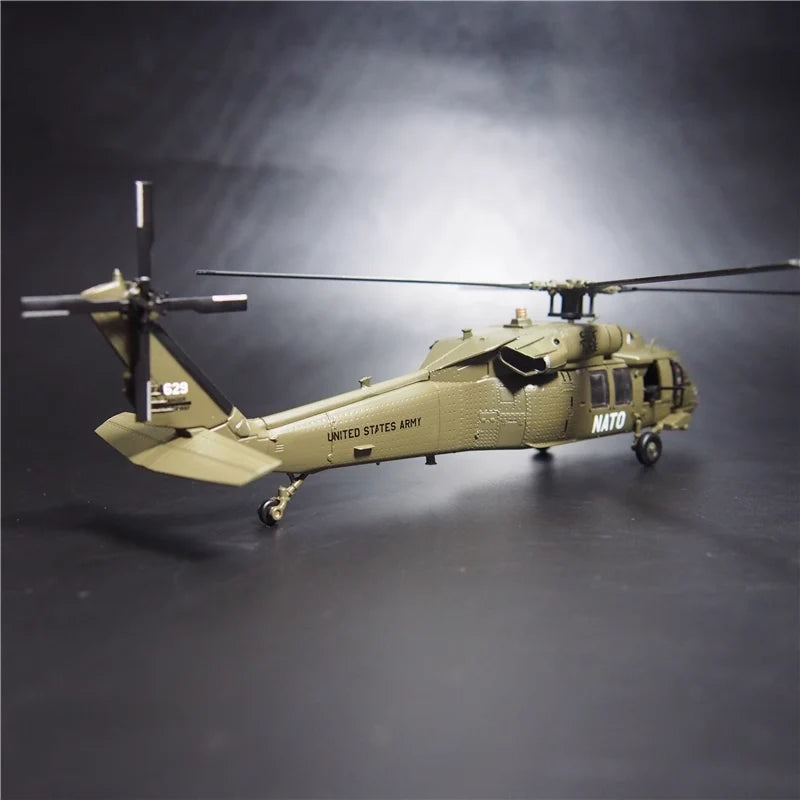 1/72 Sikorsky UH-60 Black Hawk Helicopter Model - view 16