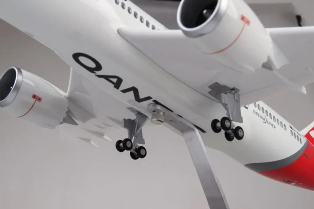 Qantas Boeing 787 Airplane Model (1/130 Scale) - view 15