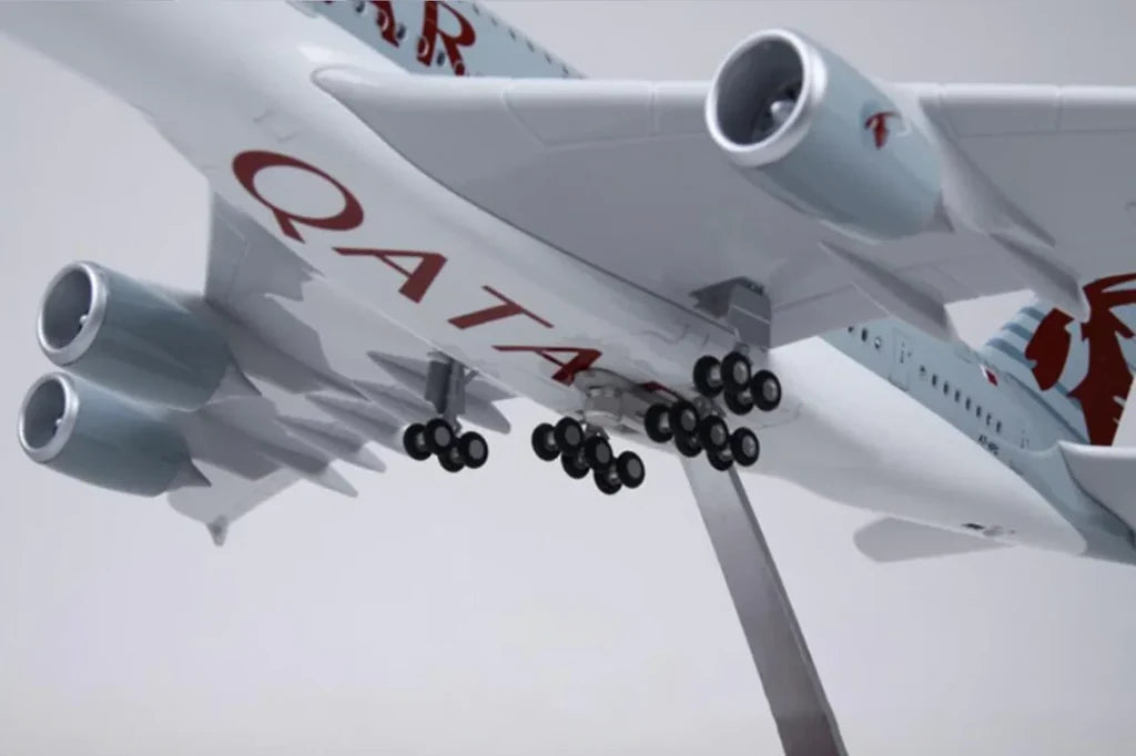 Qatar Airways Airbus A380 Airplane Model (1/160 Scale) – Aviation Shop