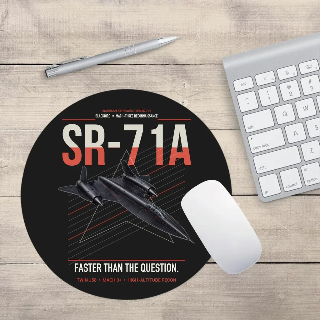 SR-71A Blackbird design on black round mouse pad