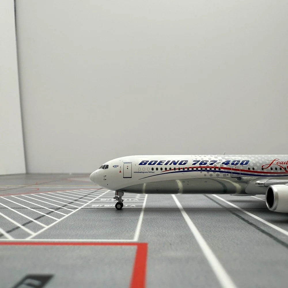 Boeing Original Paint B767-400ER N77066 Airplane Model (1:400 Scale) - view 20