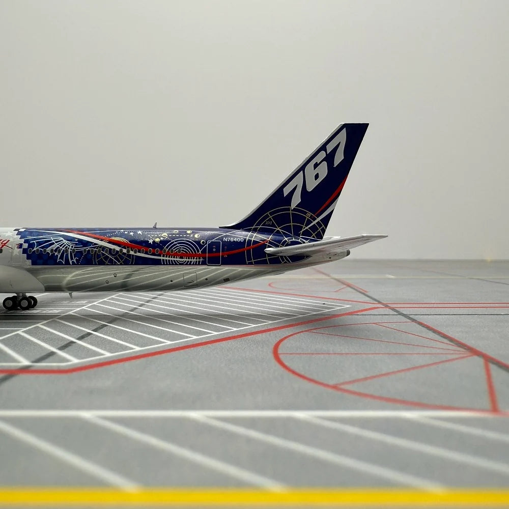 Boeing Original Paint B767-400ER N77066 Airplane Model (1:400 Scale) - view 21