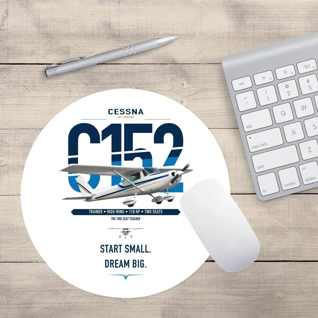 Cessna 152 design on white round mouse pad