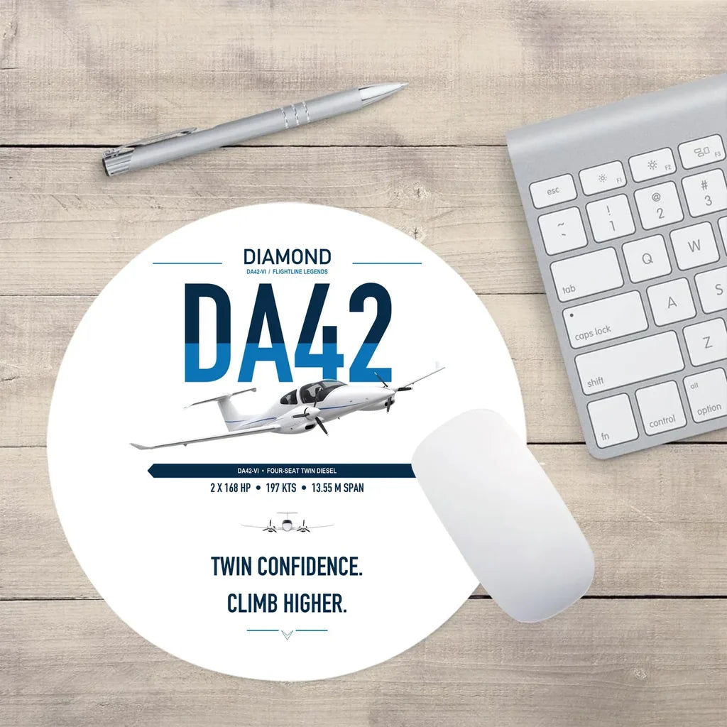 Diamond DA42-VI design on white round mouse pad