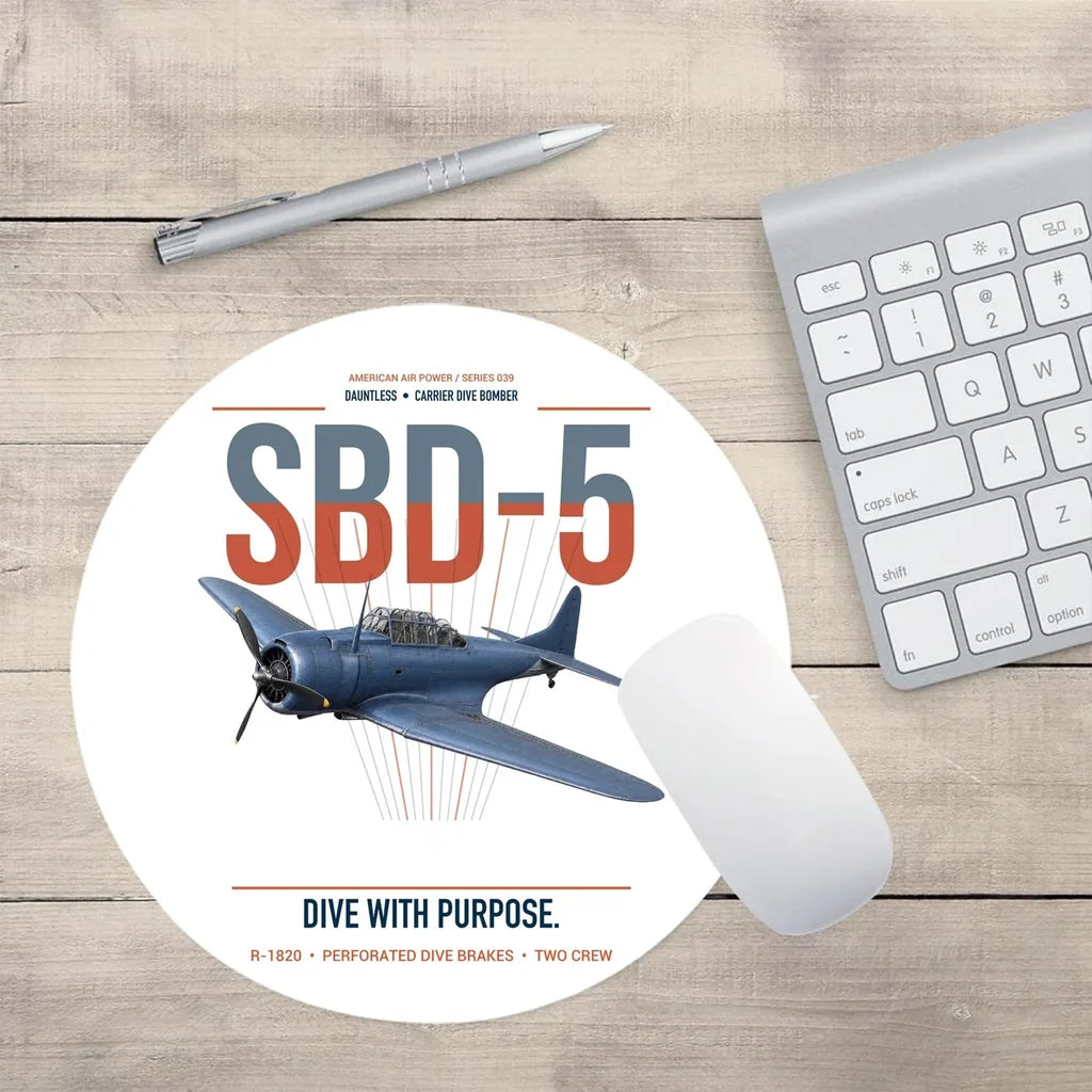 SBD-5 Dauntless design on white round mouse pad