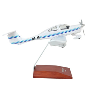 Diamond DA40 Diamond Star 1/32 Scale Airplane Model