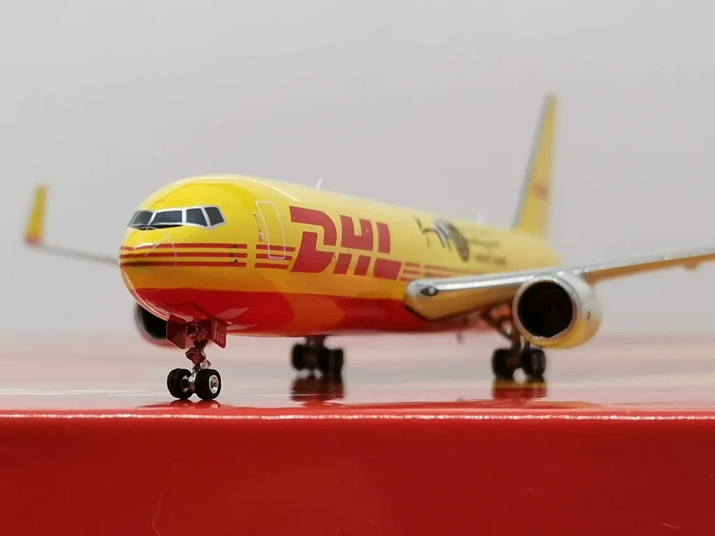 Customisable Boeing 767 Model Airplane - view 2