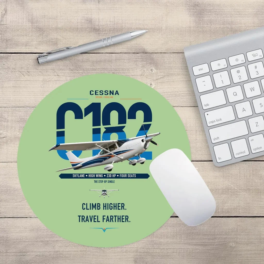Cessna 182 Skylane design on light green round mouse pad