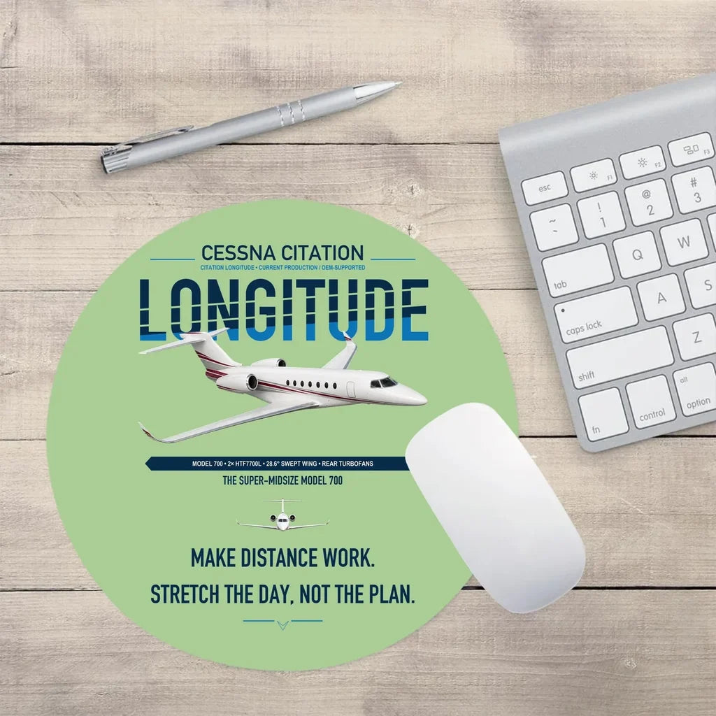 Cessna Citation Longitude design on light green round mouse pad