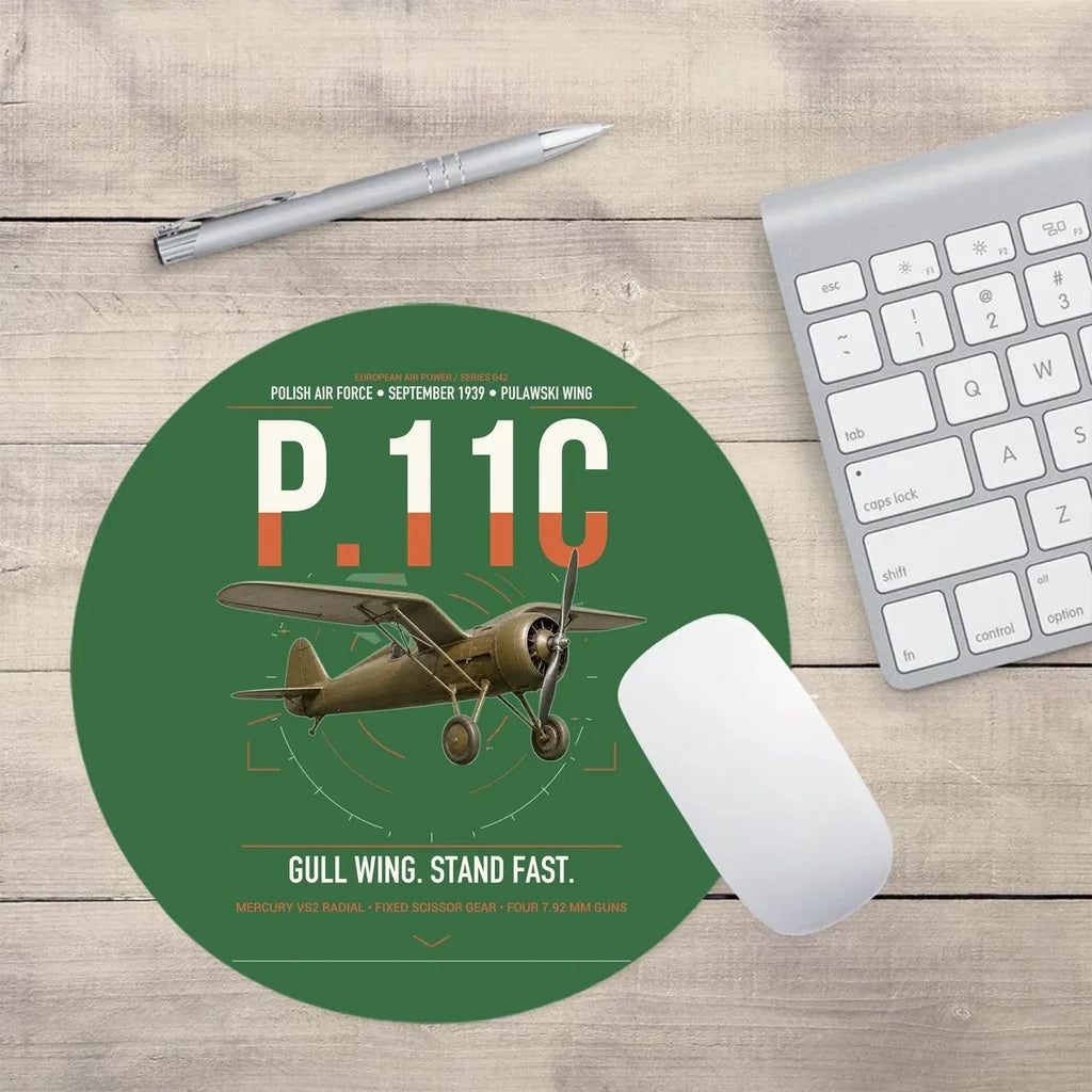 PZL P.11c design on green round mouse pad