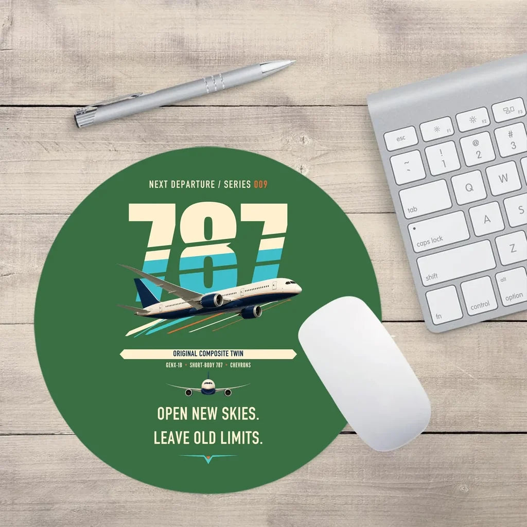 Boeing 787-8 Dreamliner design on green round mouse pad