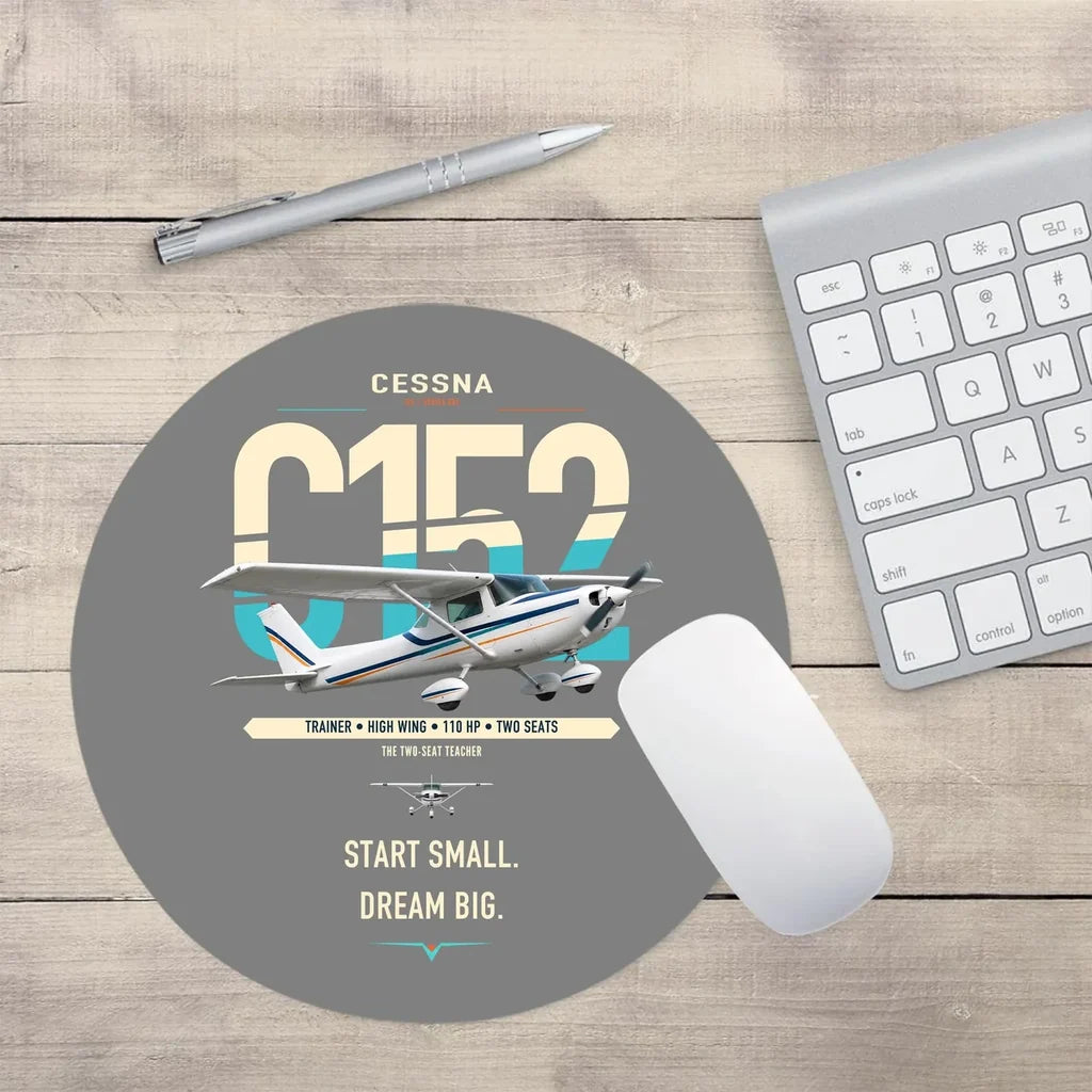 Cessna 152 design on gray round mouse pad