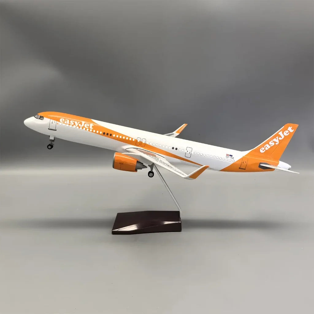 Customisable Airbus A321 Model Airplane - view 3