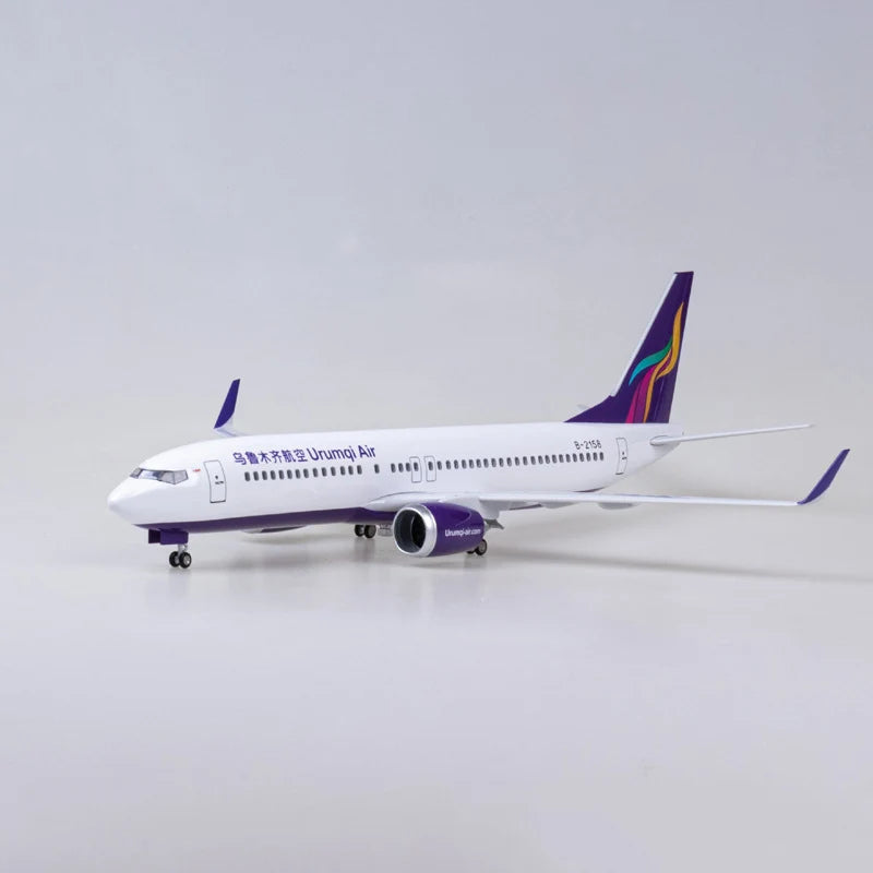 Customisable Boeing 737 Model Airplane - view 3