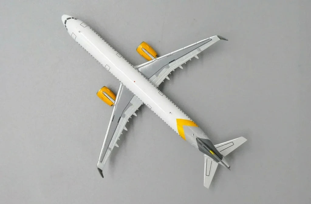 Customisable Airbus A321 Model Airplane - view 3