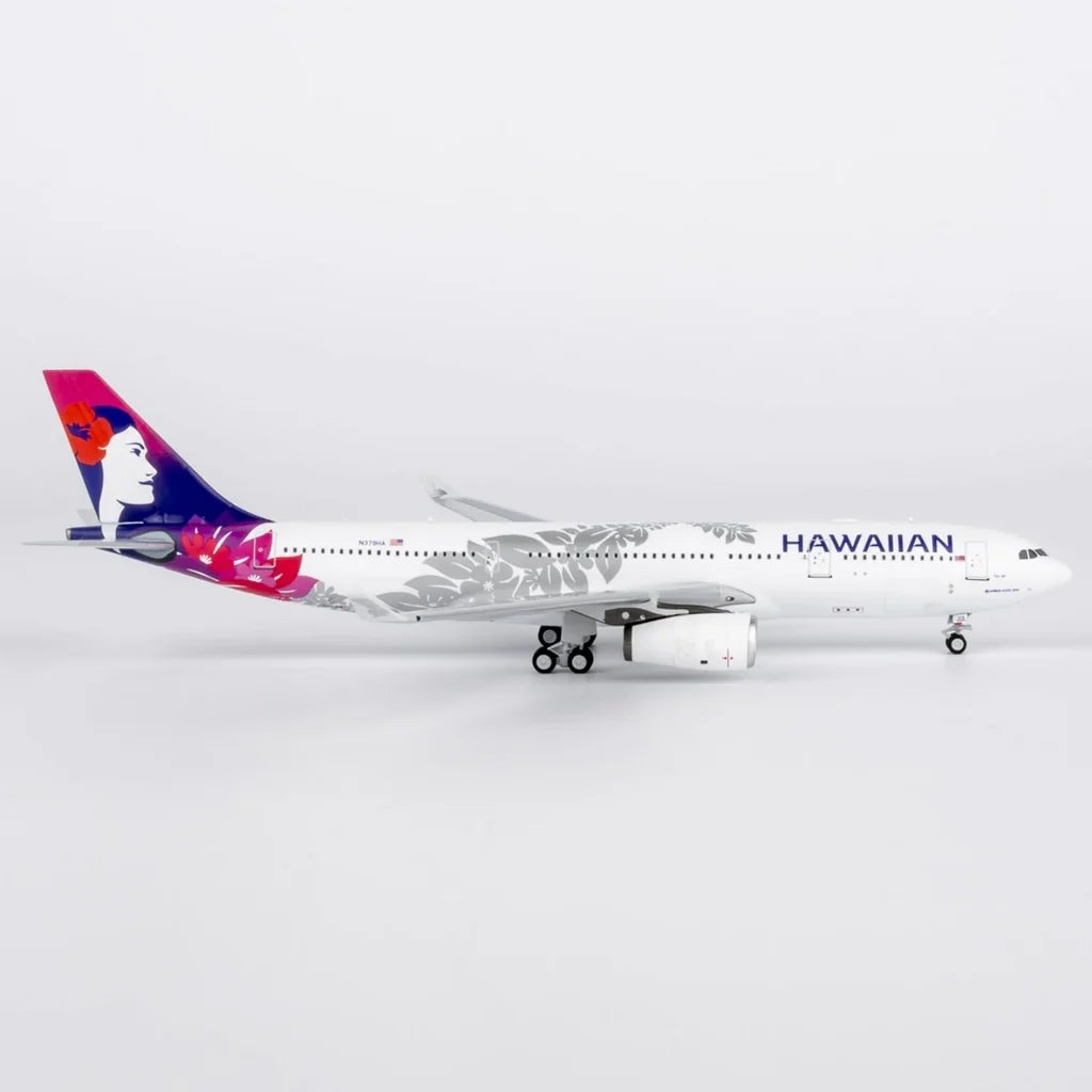 Airbus A330 Model Airplane - view 3