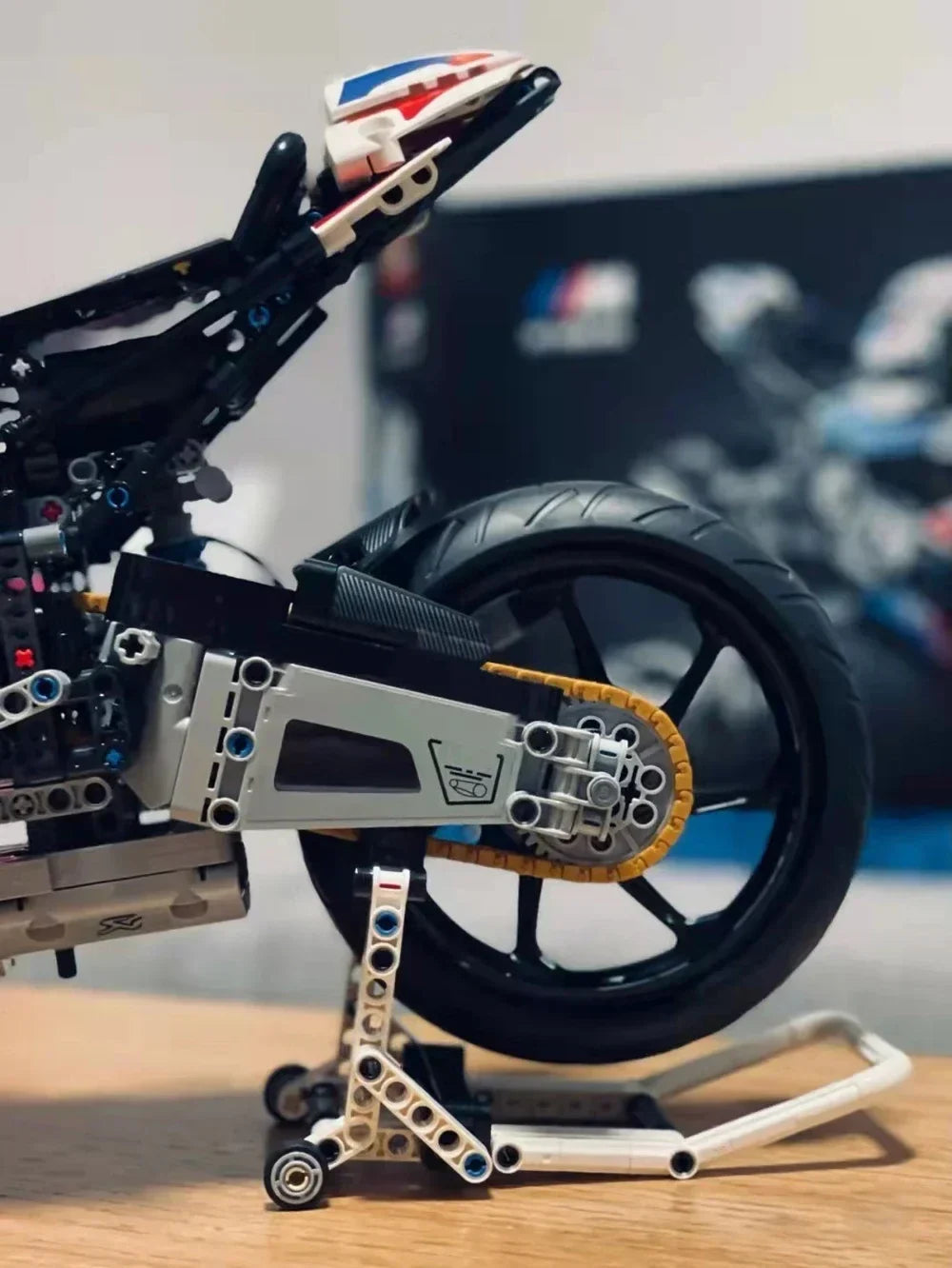 1920Pcs BMW M1000RR For Building Model - view 3