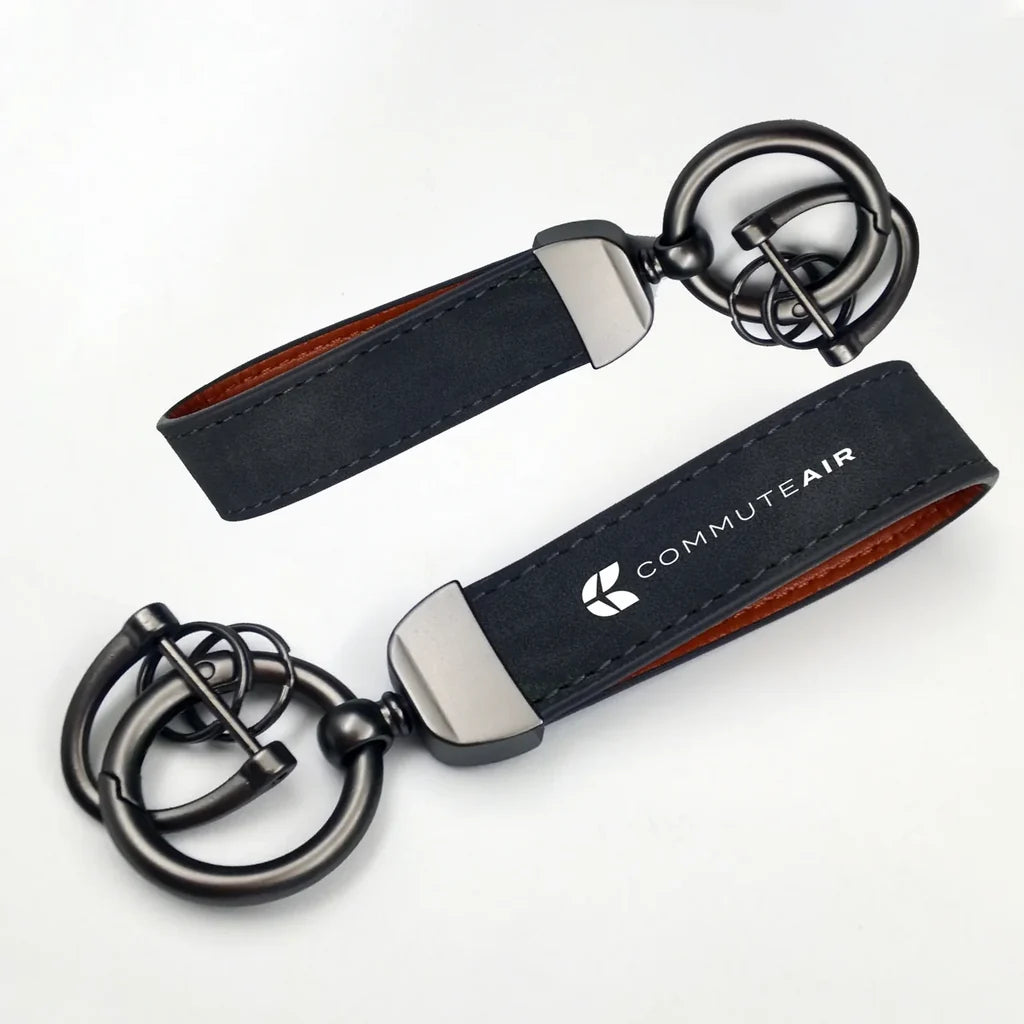 CommuteAir Horseshoe Buckle key chain in black