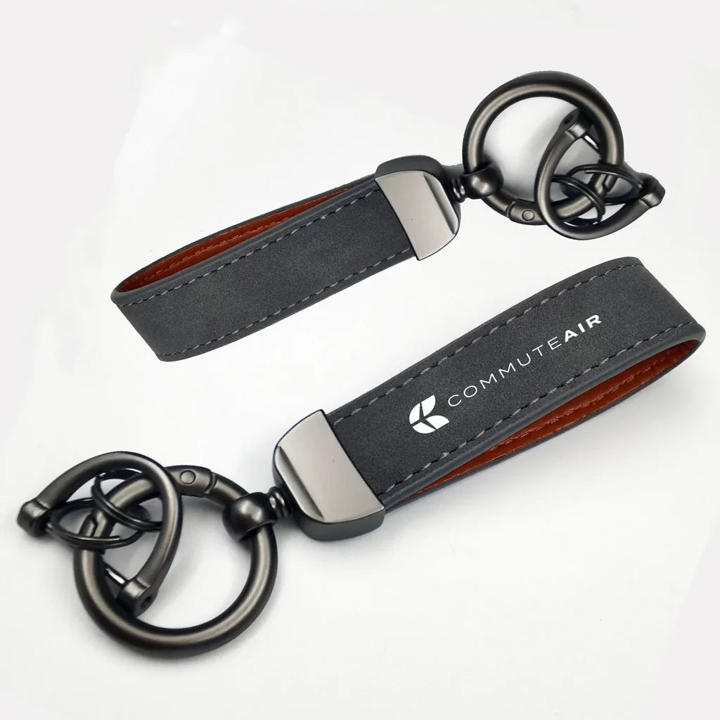 CommuteAir Horseshoe Buckle key chain in gray