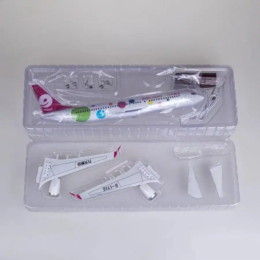Customisable Boeing 737 Model Airplane - view 5