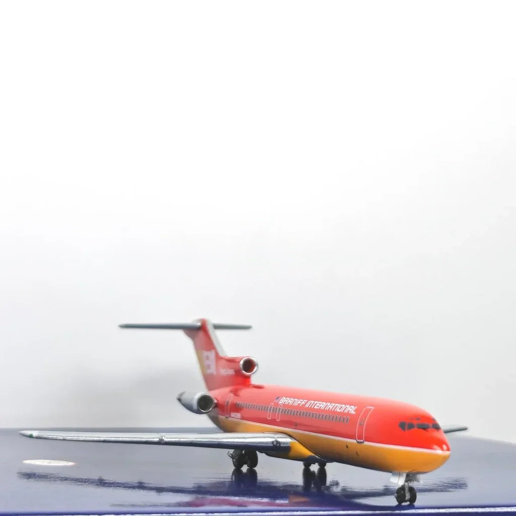 Boeing B727-200 Braniff Airways Aircraft Model (1:400)