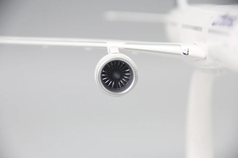 Customisable Airbus A350 Model Airplane - view 4