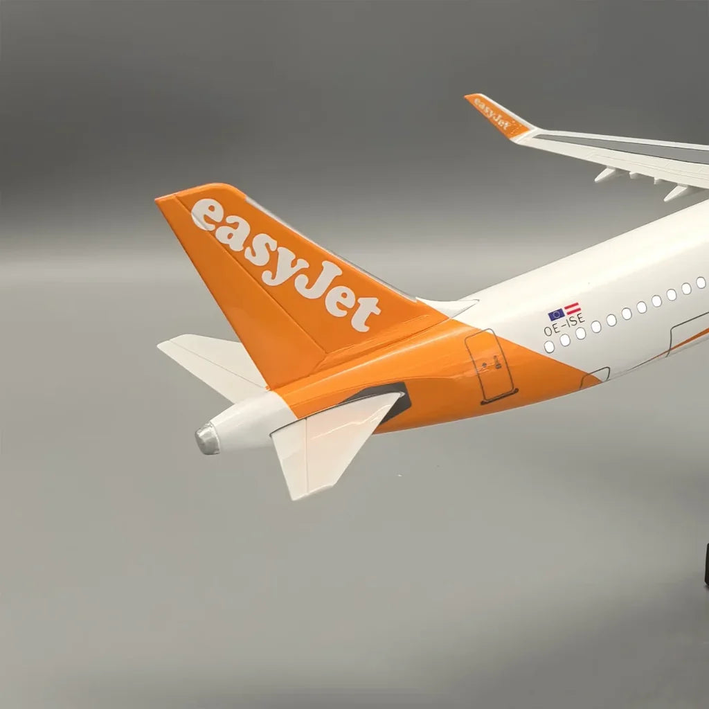 Customisable Airbus A321 Model Airplane - view 7