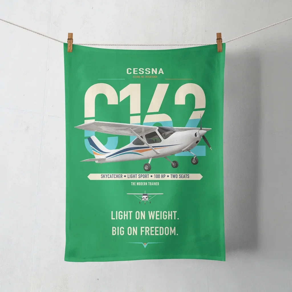 Cessna 162 Skycatcher design on green towel