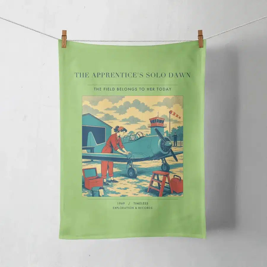 VINTAGE G4427 - The Apprentice's Solo Dawn - Designed Towels design on lightgreen