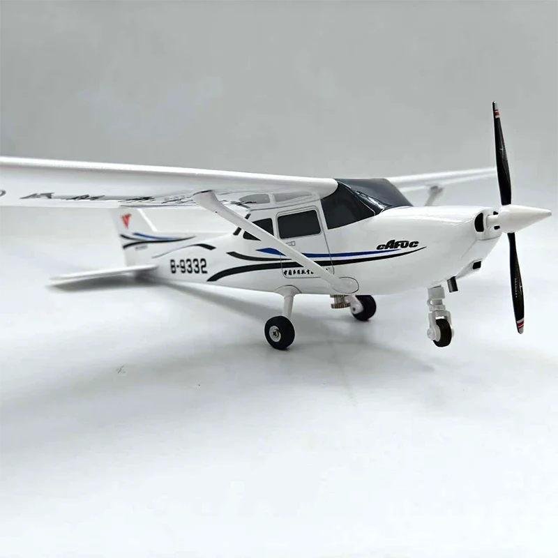 Customisable Cessna 172 Model Airplane - view 10
