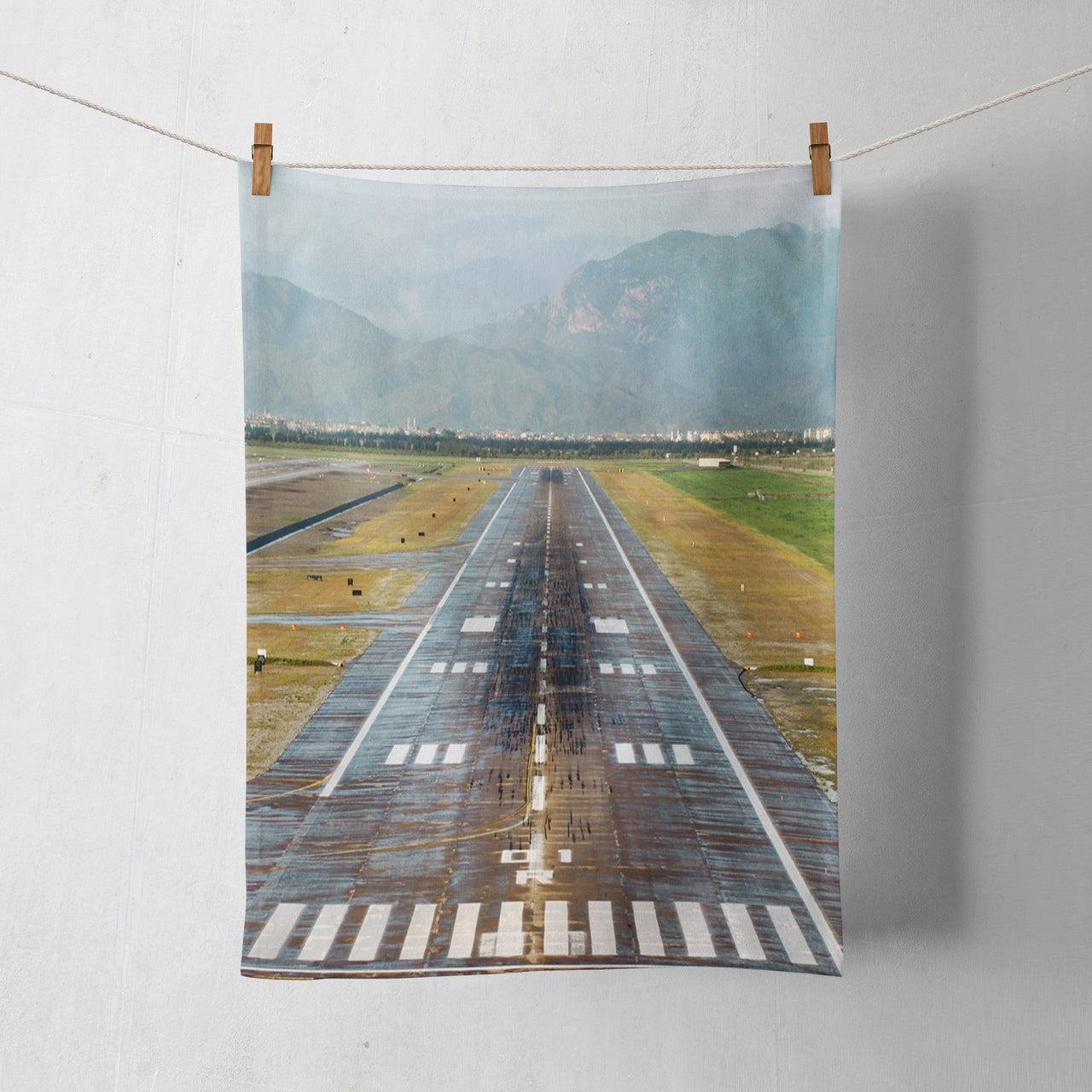 Amazing Mountain View & Runway Designed Towels