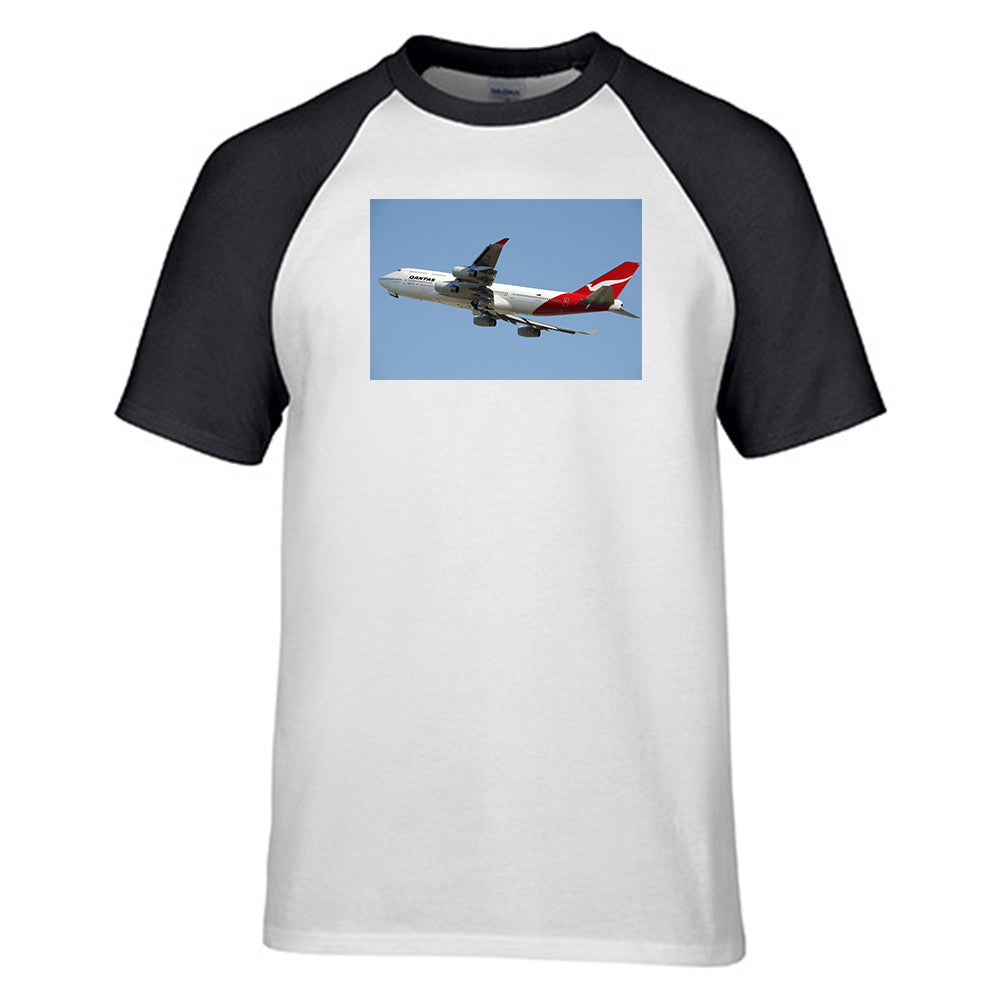 Departing Qantas Boeing 747 Designed Raglan T-Shirts