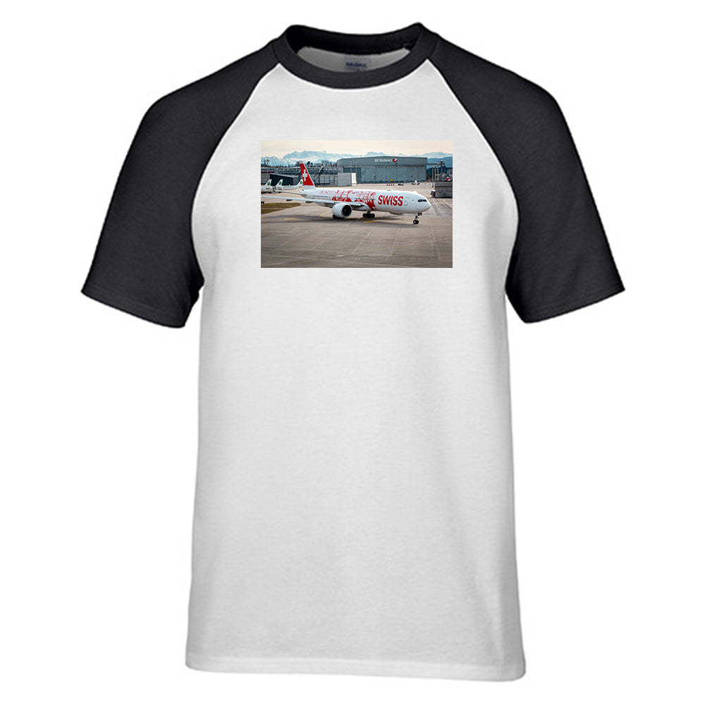 Boeing 777 Swiss Foto Designed Raglan T-Shirts