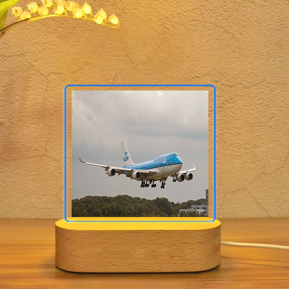Landing KLM's Boeing 747 Designed Night Lamp
