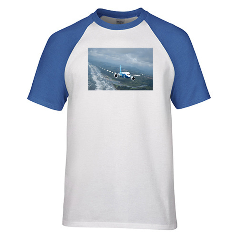 Cruising Boeing 787 Designed Raglan T-Shirts