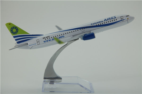 Colombia Aieres Boeing 737 Airplane Model (16CM)