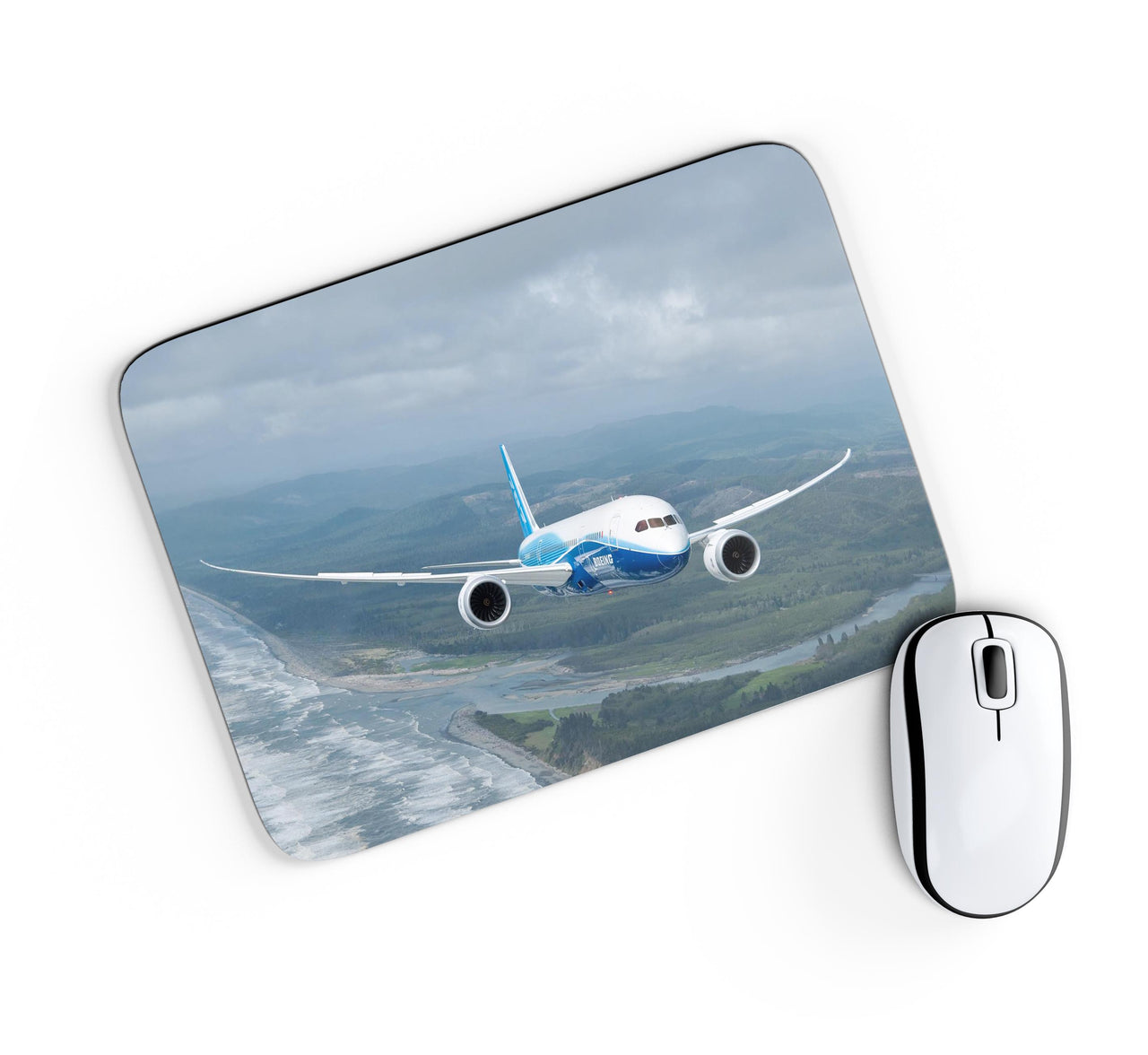Cruising Boeing 787 Designed Mouse Pads