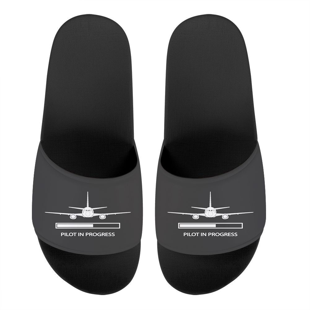 Pilot In Progress Designed Sport Slippers