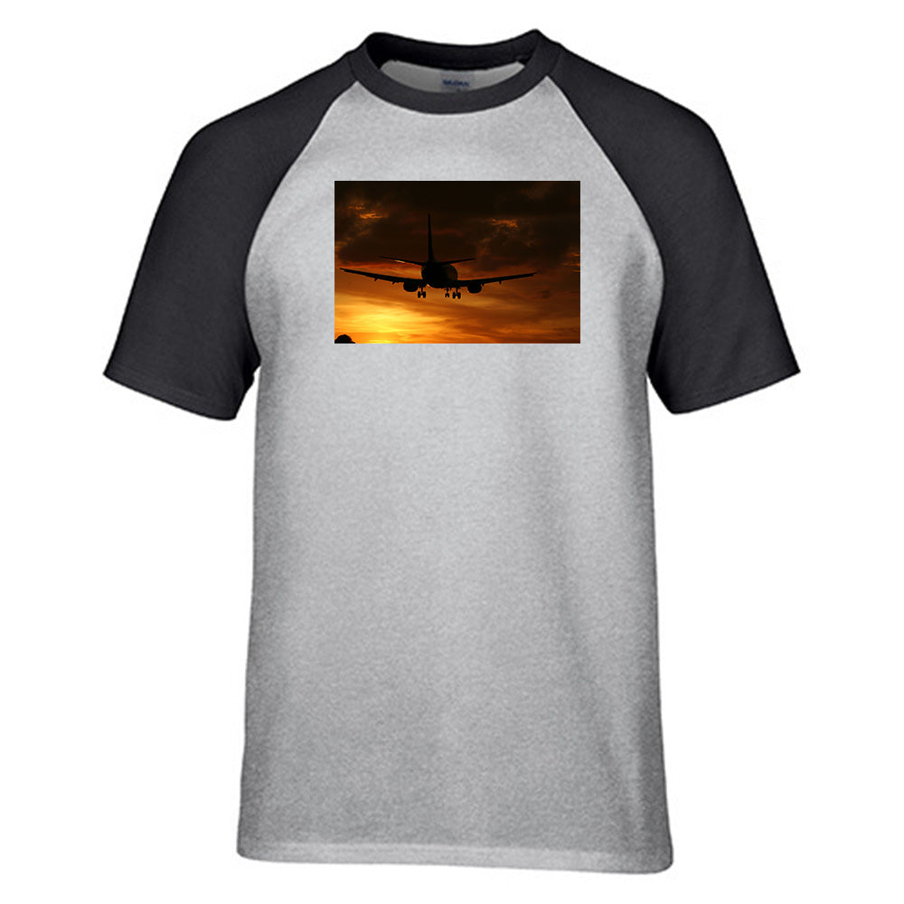 Beautiful Aircraft Landing at Sunset Designed Raglan T-Shirts