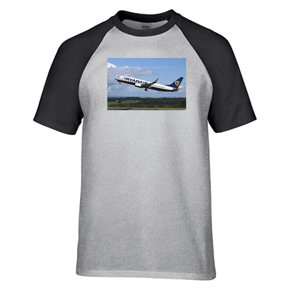 Departing Ryanair's Boeing 737 Designed Raglan T-Shirts