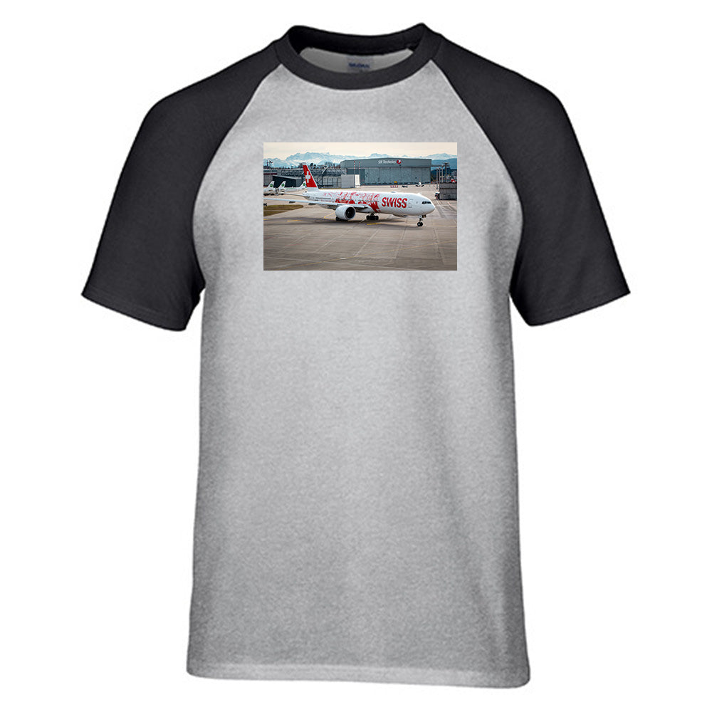 Boeing 777 Swiss Foto Designed Raglan T-Shirts